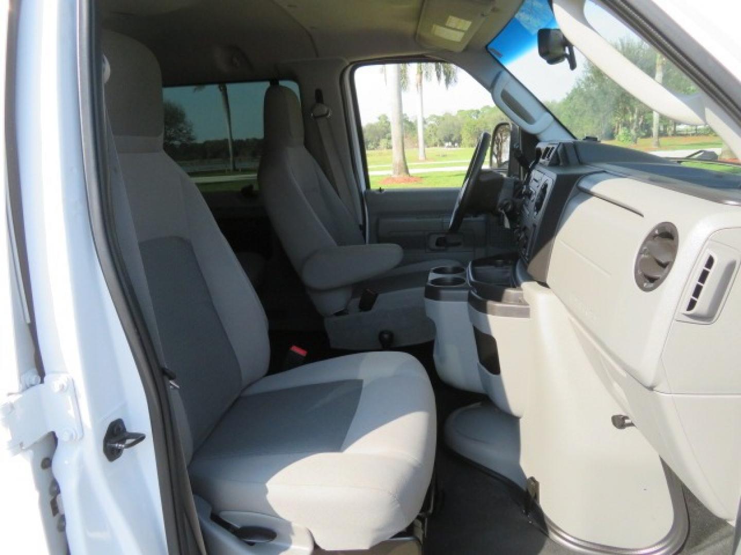 2014 White /GRAY Ford E-Series Wagon XLT (1FBSS3BL6ED) , AUTOMATIC transmission, located at 4301 Oak Circle #19, Boca Raton, FL, 33431, (954) 561-2499, 26.388861, -80.084038 - Photo#76